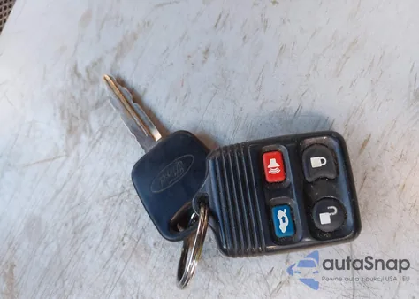 2005 Ford Focus Zxw из США, поврежденный, VIN 1FAFP36N15W154138